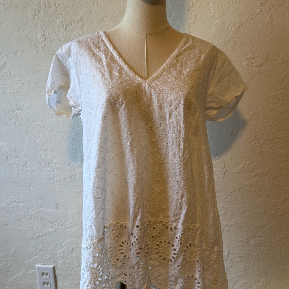 Chic White Eyelet Women's Blouse